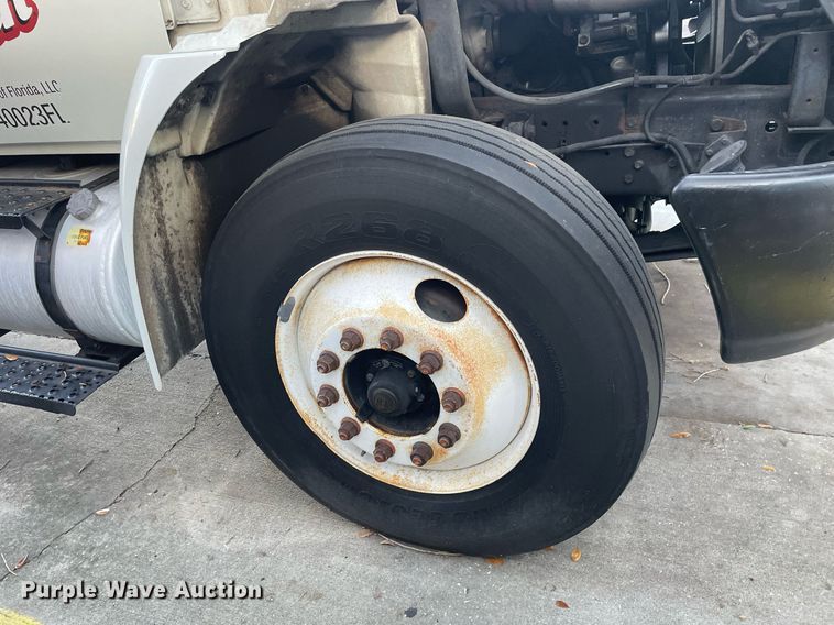 image for item DI6273 2007 International 4300  refrigerated truck