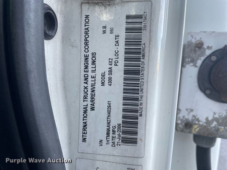 image for item DI6273 2007 International 4300  refrigerated truck