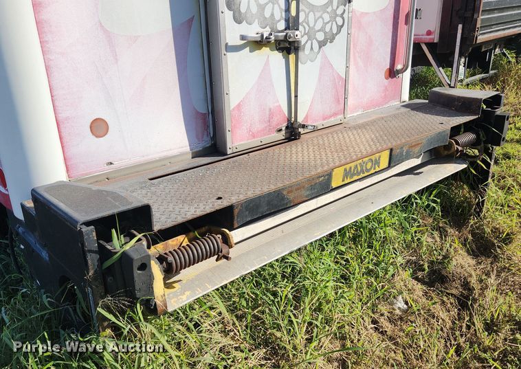 image for item DI6274 2005 Freightliner Business Class M2  refrigerated truck