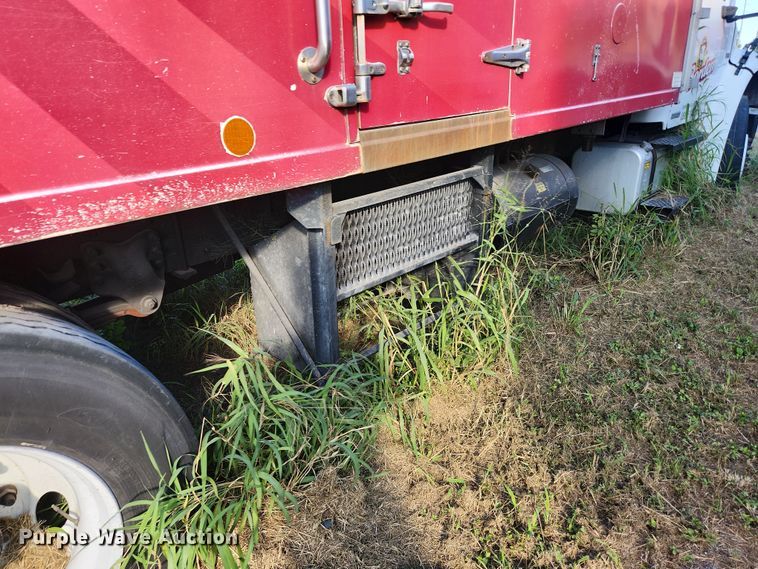 image for item DI6274 2005 Freightliner Business Class M2  refrigerated truck