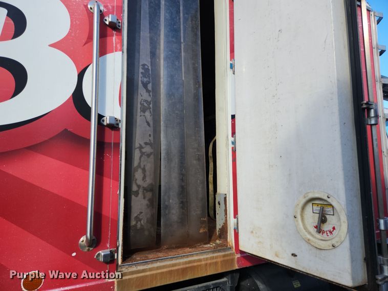 image for item DI6274 2005 Freightliner Business Class M2  refrigerated truck