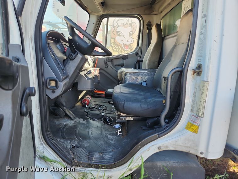 image for item DI6274 2005 Freightliner Business Class M2  refrigerated truck