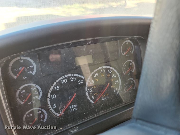 image for item DI6274 2005 Freightliner Business Class M2  refrigerated truck