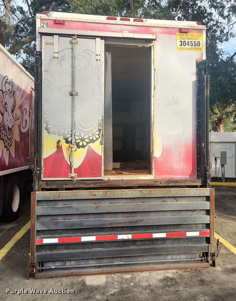 image for item DI6275 2004 Freightliner Business Class M2  refrigerated truck