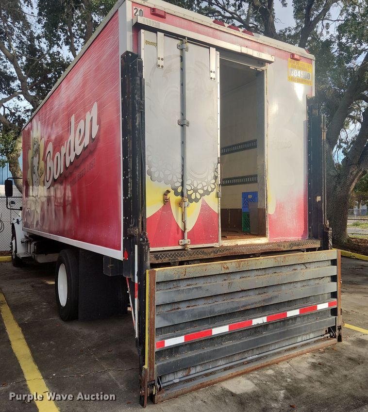 image for item DI6275 2004 Freightliner Business Class M2  refrigerated truck