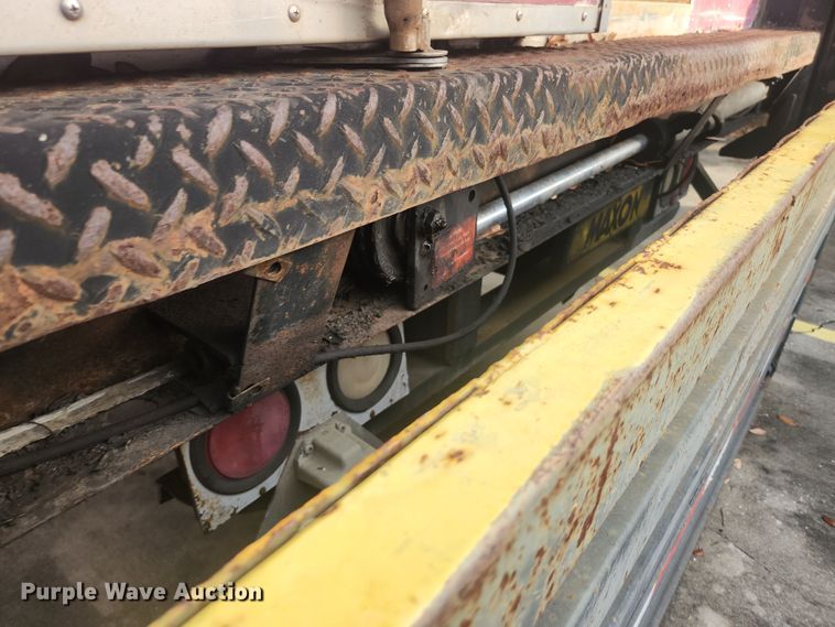 image for item DI6275 2004 Freightliner Business Class M2  refrigerated truck