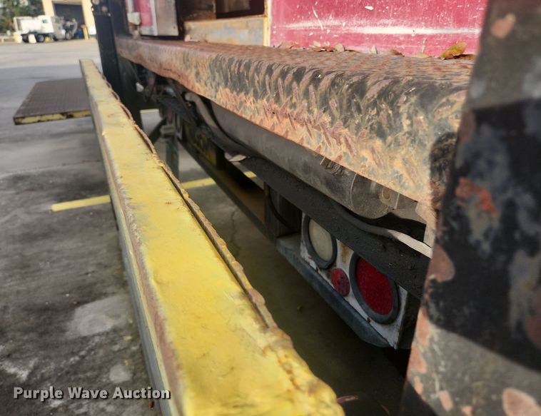 image for item DI6275 2004 Freightliner Business Class M2  refrigerated truck