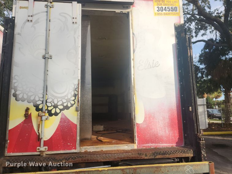 image for item DI6275 2004 Freightliner Business Class M2  refrigerated truck