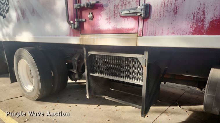 image for item DI6275 2004 Freightliner Business Class M2  refrigerated truck