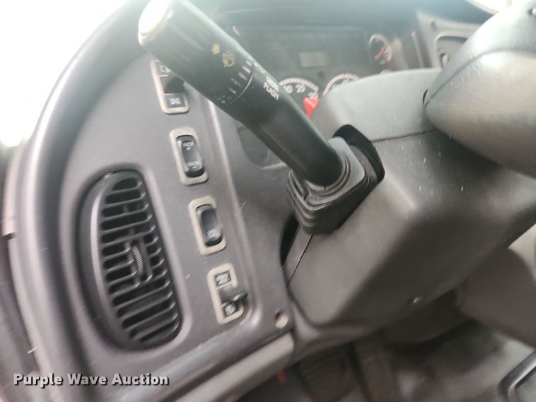 image for item DI6275 2004 Freightliner Business Class M2  refrigerated truck