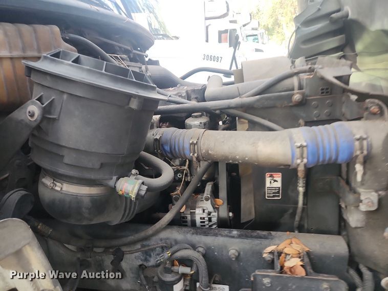 image for item DI6275 2004 Freightliner Business Class M2  refrigerated truck