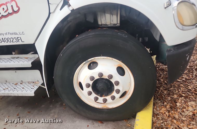 image for item DI6275 2004 Freightliner Business Class M2  refrigerated truck