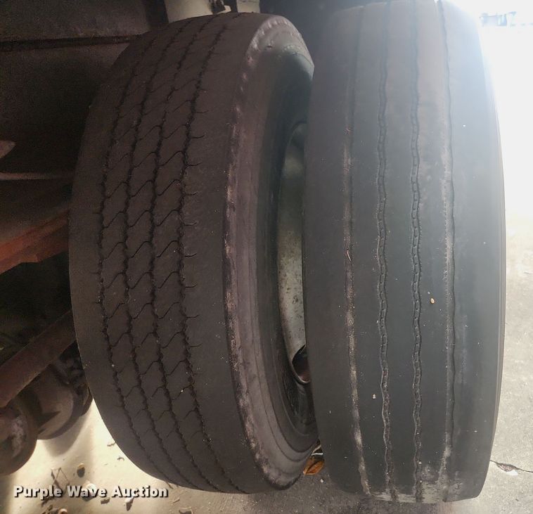 image for item DI6275 2004 Freightliner Business Class M2  refrigerated truck