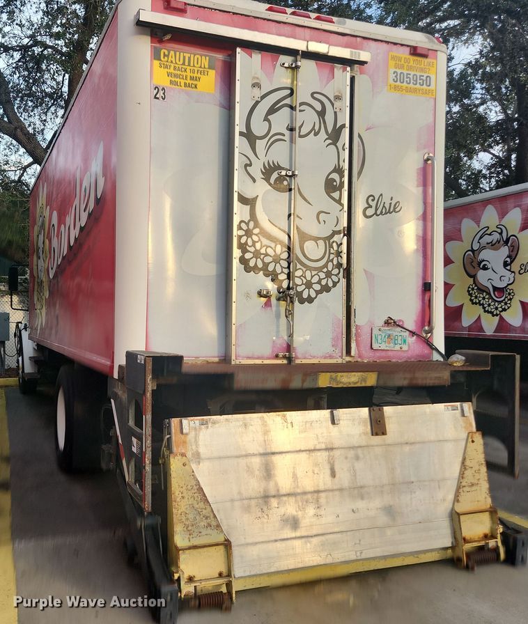 image for item DI6276 2005 Frieghtliner Business Class M2 refrigerated truck