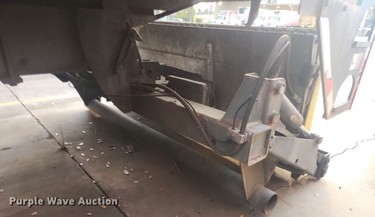 image for item DI6276 2005 Frieghtliner Business Class M2 refrigerated truck