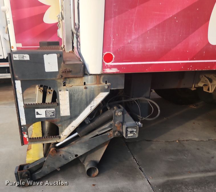 image for item DI6276 2005 Frieghtliner Business Class M2 refrigerated truck