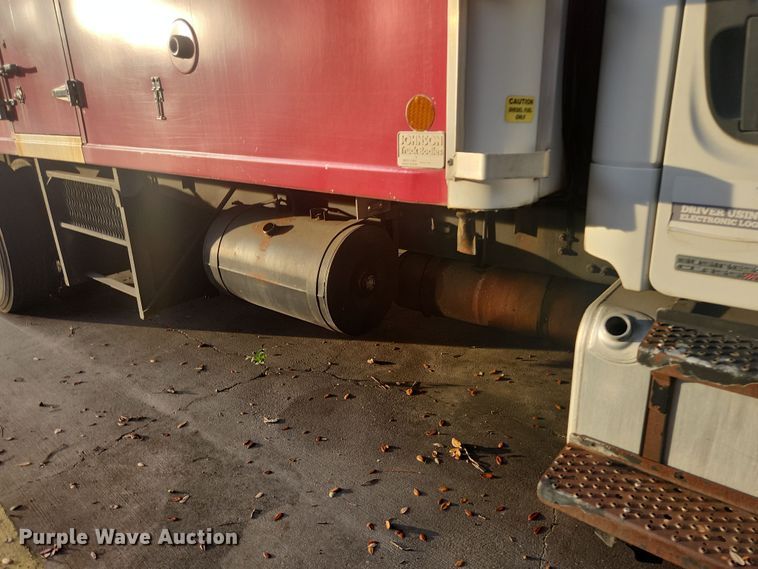 image for item DI6276 2005 Frieghtliner Business Class M2 refrigerated truck