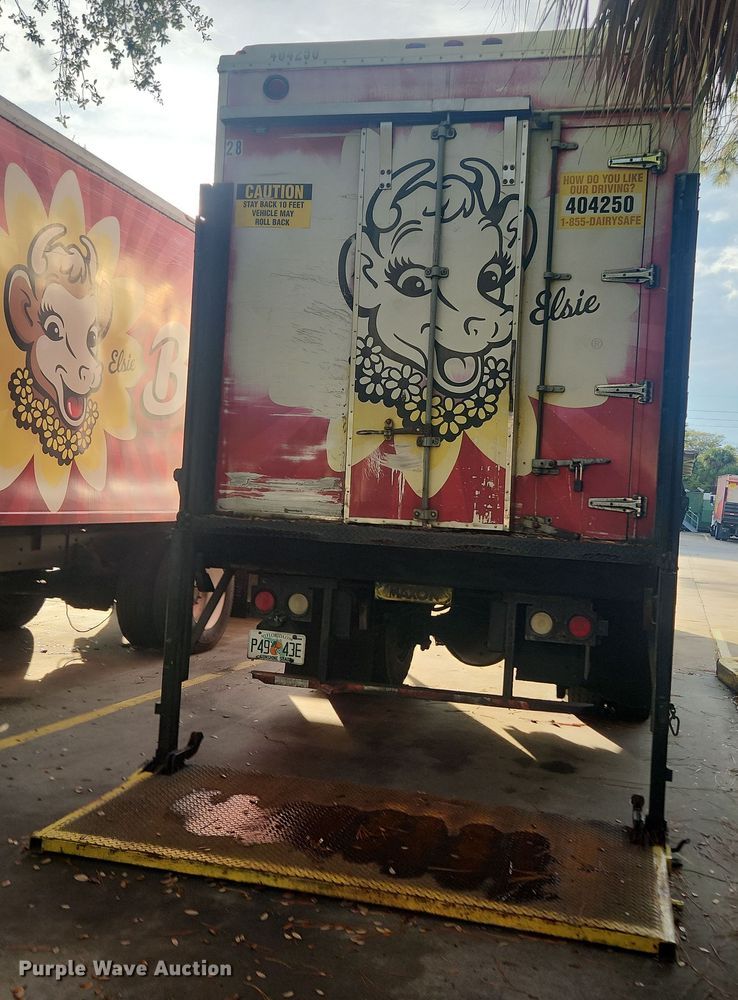 image for item DI6277 2004 Freightliner Buisness Class M2  refrigerated truck