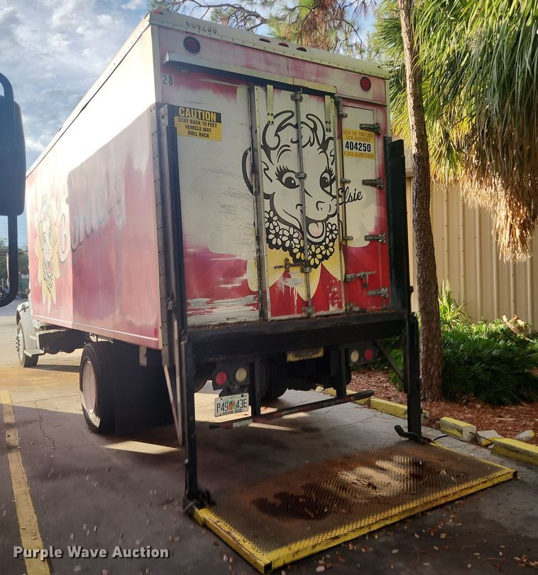 image for item DI6277 2004 Freightliner Buisness Class M2  refrigerated truck