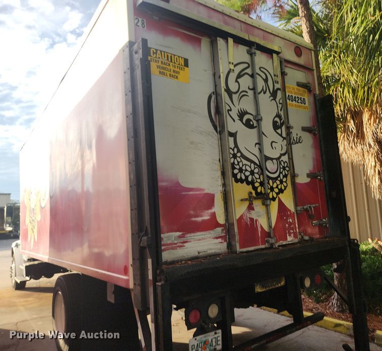 image for item DI6277 2004 Freightliner Buisness Class M2  refrigerated truck