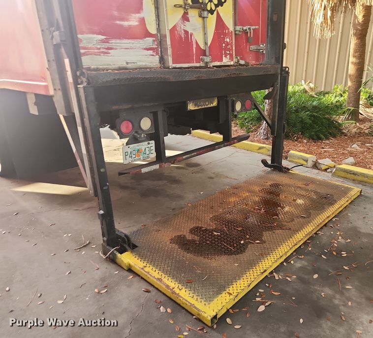 image for item DI6277 2004 Freightliner Buisness Class M2  refrigerated truck