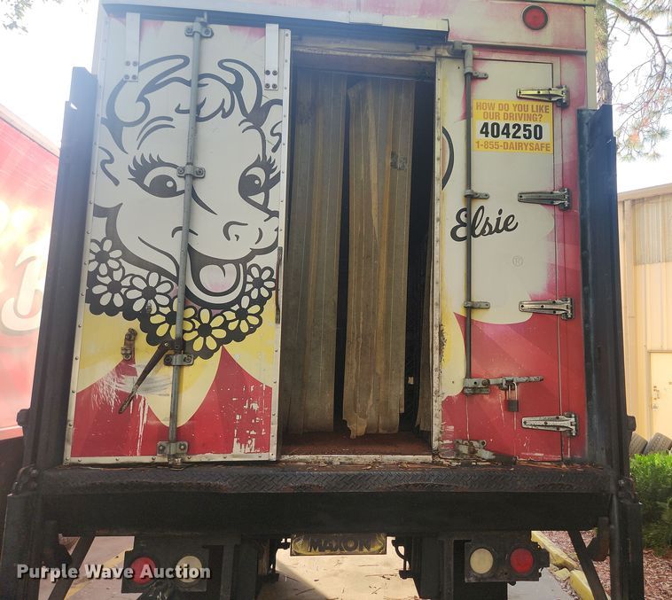 image for item DI6277 2004 Freightliner Buisness Class M2  refrigerated truck