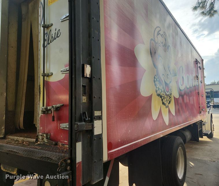 image for item DI6277 2004 Freightliner Buisness Class M2  refrigerated truck