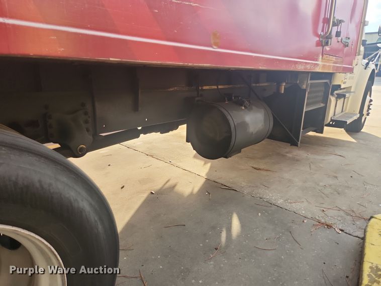 image for item DI6277 2004 Freightliner Buisness Class M2  refrigerated truck