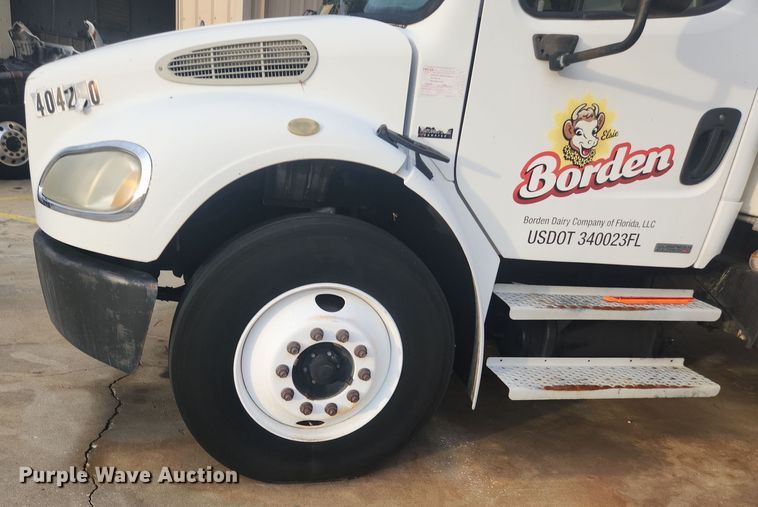 image for item DI6277 2004 Freightliner Buisness Class M2  refrigerated truck