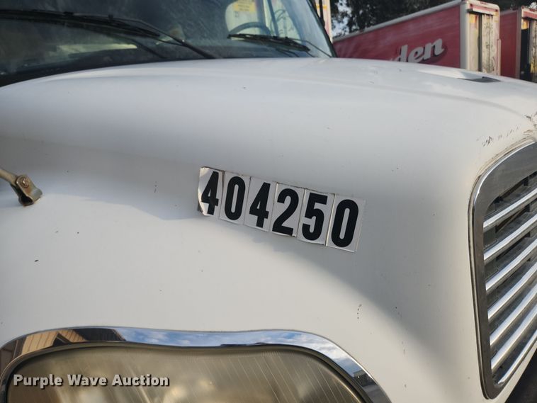 image for item DI6277 2004 Freightliner Buisness Class M2  refrigerated truck