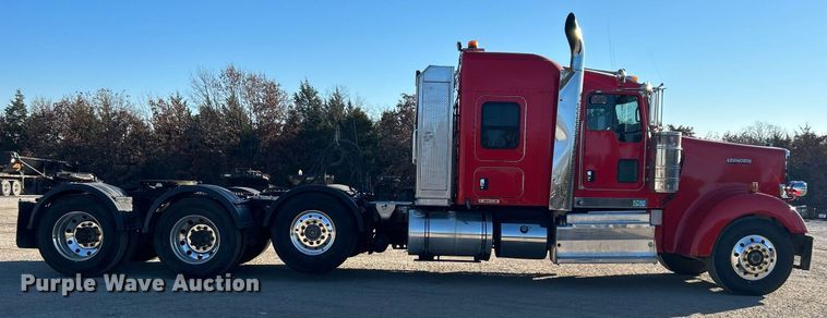 image for item DJ6497 2013 Kenworth W900  semi truck