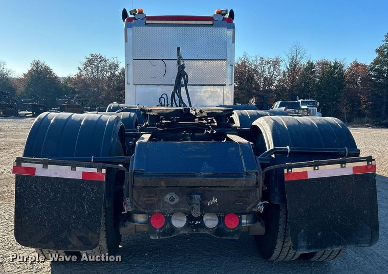 image for item DJ6497 2013 Kenworth W900  semi truck