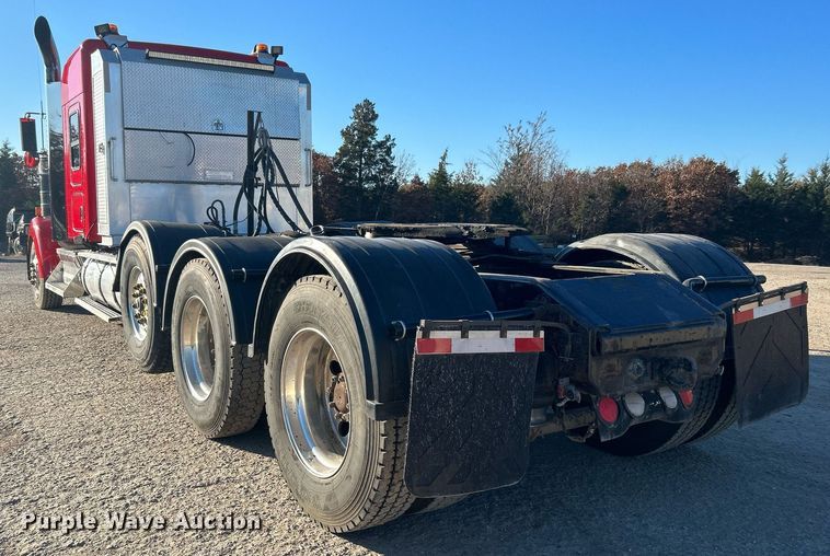 image for item DJ6497 2013 Kenworth W900  semi truck