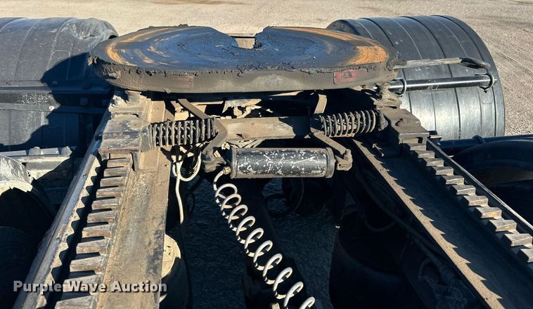 image for item DJ6497 2013 Kenworth W900  semi truck