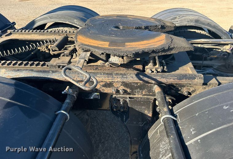 image for item DJ6497 2013 Kenworth W900  semi truck