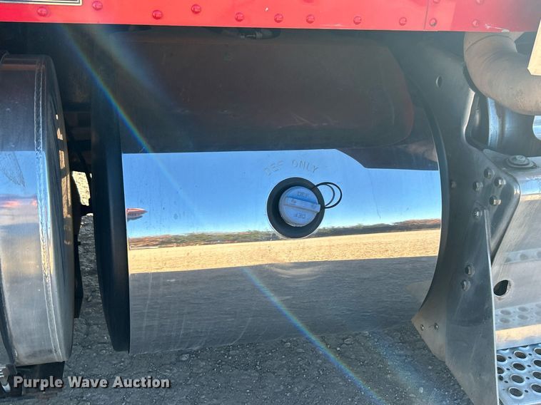 image for item DJ6497 2013 Kenworth W900  semi truck