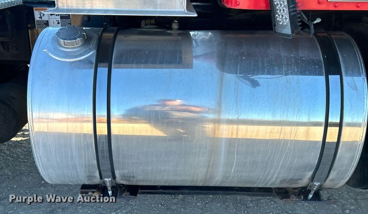 image for item DJ6497 2013 Kenworth W900  semi truck