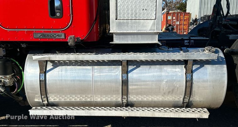 image for item DJ6497 2013 Kenworth W900  semi truck