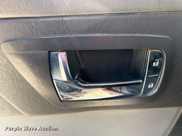 image for item DJ6497 2013 Kenworth W900  semi truck