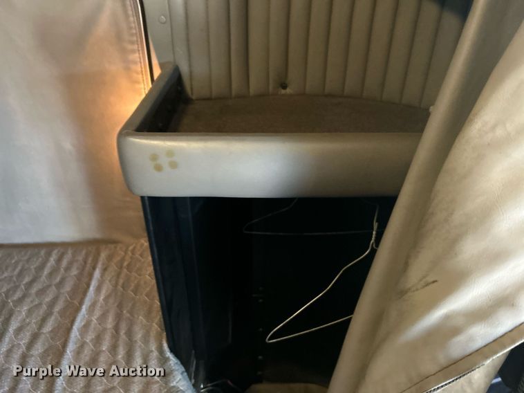 image for item DJ6497 2013 Kenworth W900  semi truck