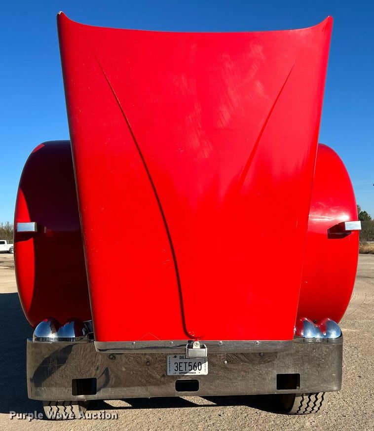 image for item DJ6497 2013 Kenworth W900  semi truck