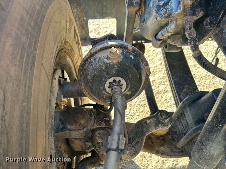 image for item DJ6497 2013 Kenworth W900  semi truck