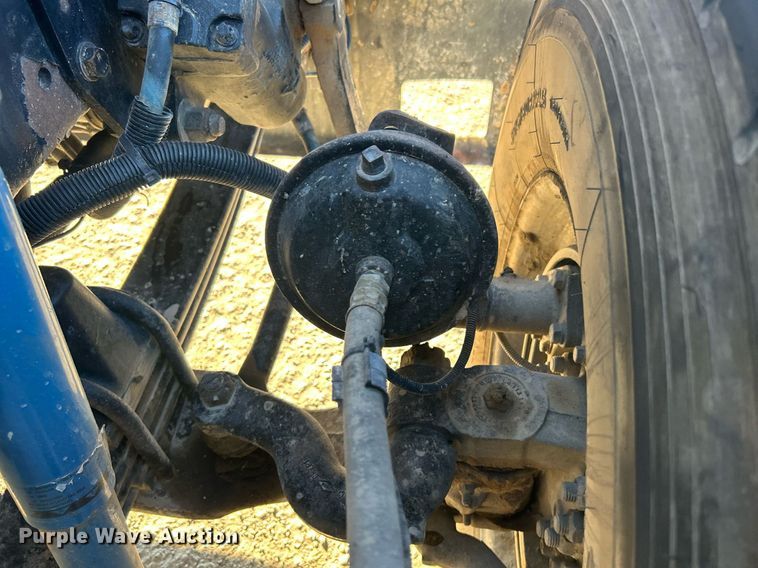 image for item DJ6497 2013 Kenworth W900  semi truck