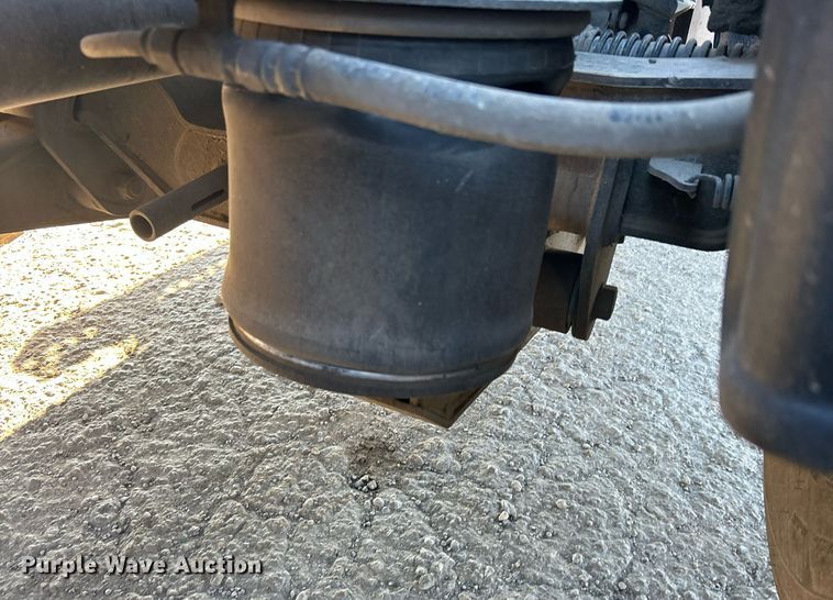 image for item DJ6497 2013 Kenworth W900  semi truck