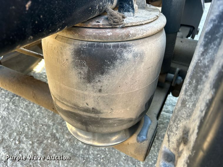 image for item DJ6497 2013 Kenworth W900  semi truck