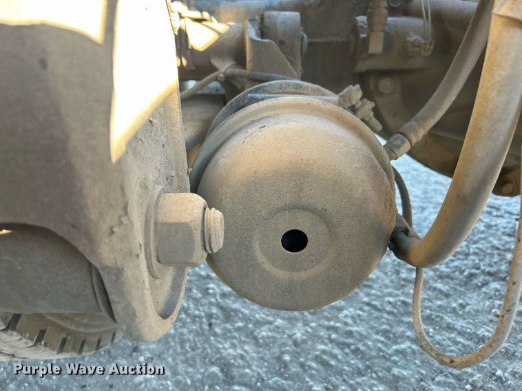 image for item DJ6497 2013 Kenworth W900  semi truck