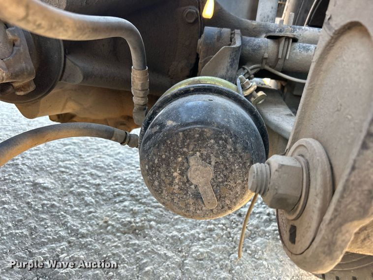 image for item DJ6497 2013 Kenworth W900  semi truck