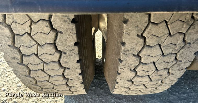 image for item DJ6497 2013 Kenworth W900  semi truck