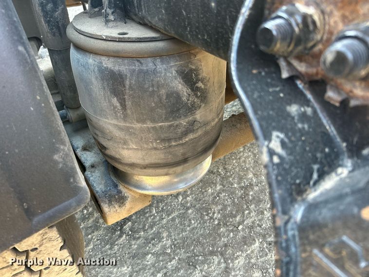 image for item DJ6497 2013 Kenworth W900  semi truck