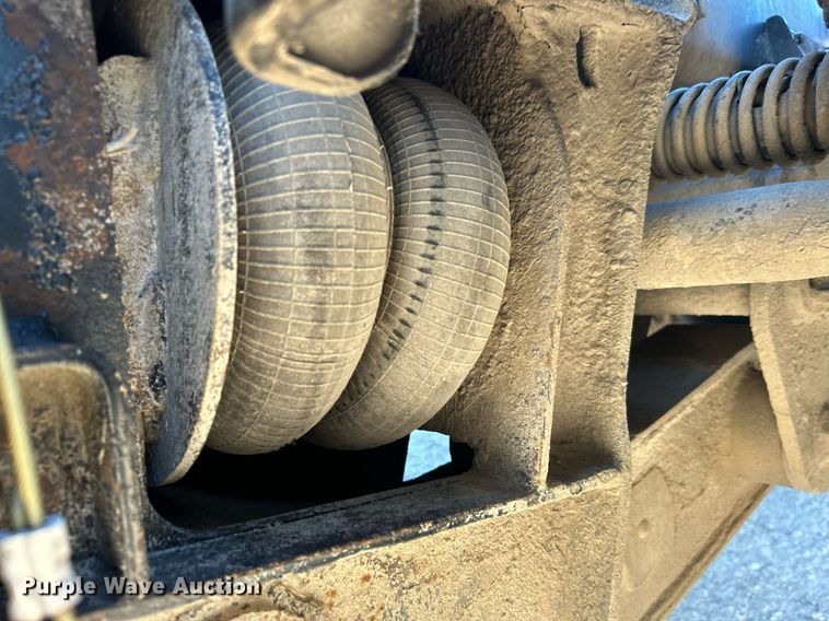 image for item DJ6497 2013 Kenworth W900  semi truck